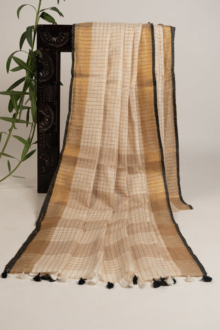 Linen woven gold zari check saree with tassels