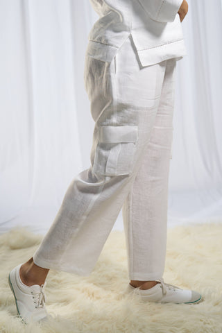 Contemporary linen top with lace detailing