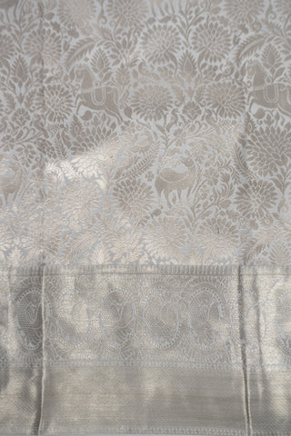 Kangana Ranaut’s Silver & White Kanchipuram Silk Saree