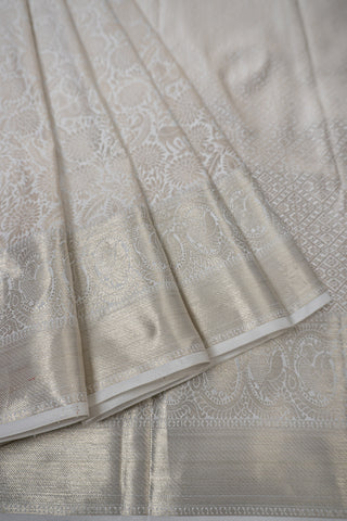 Kangana Ranaut’s Silver & White Kanchipuram Silk Saree