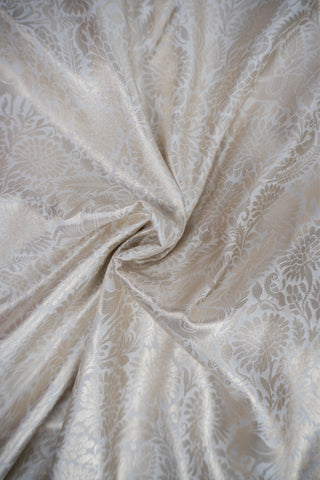 Kangana Ranaut’s Silver & White Kanchipuram Silk Saree