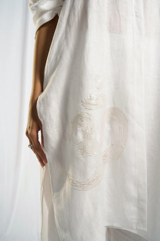 Relaxed fit white linen shirt with handcrafted embroidery