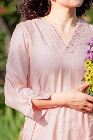 Peach Pink Semi-Linen Kurta with Kashmiri Embroidery
