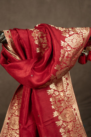 Banarasi Dola silk dupatta with traditional zari border	