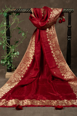 Banarasi Dola silk dupatta with traditional zari border	
