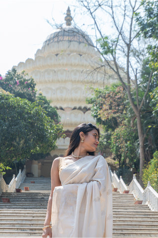 Off-White Banarasi Pure Silk Saree with Trishul-Damru Motifs