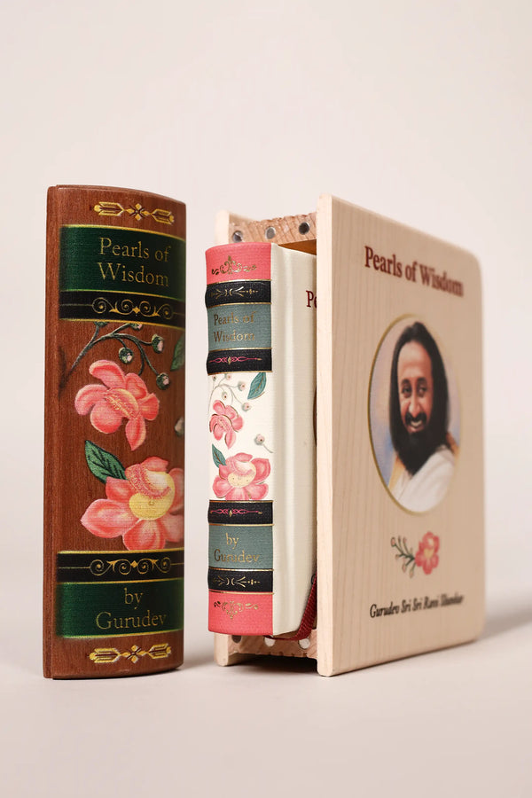 Pearls of Wisdom - Book of Quotes by Gurudev Sri Sri Ravi Shankar ji (with wooden cover)