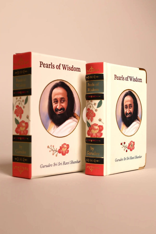 Pearls of Wisdom: Book of Quotes by Gurudev (With Jacket)