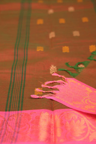 Mehendi Green and Pink Chettiinad cotton saree-close-up of border