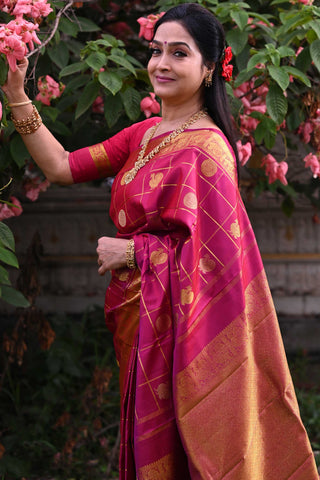 Sadhana ji's Fuchsia Pink Checkered Kanjivaram Saree