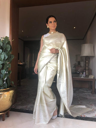 Kangana Ranaut’s Silver & White Kanchipuram Silk Saree