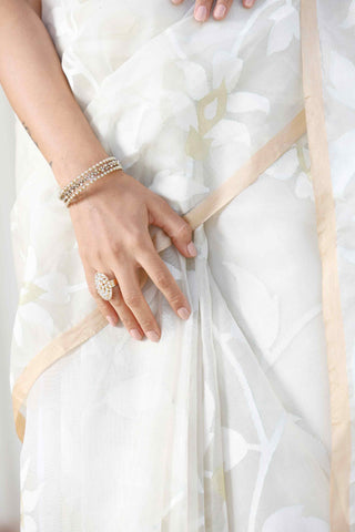 Chaand: Off-White Handloom Muslin Jamdani Saree