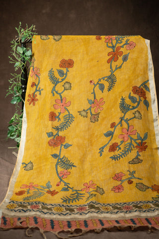 Hand Kalamkari linen dupatta in yellow with floral print			
