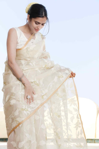 Chaand: Off-White Handloom Muslin Jamdani Saree