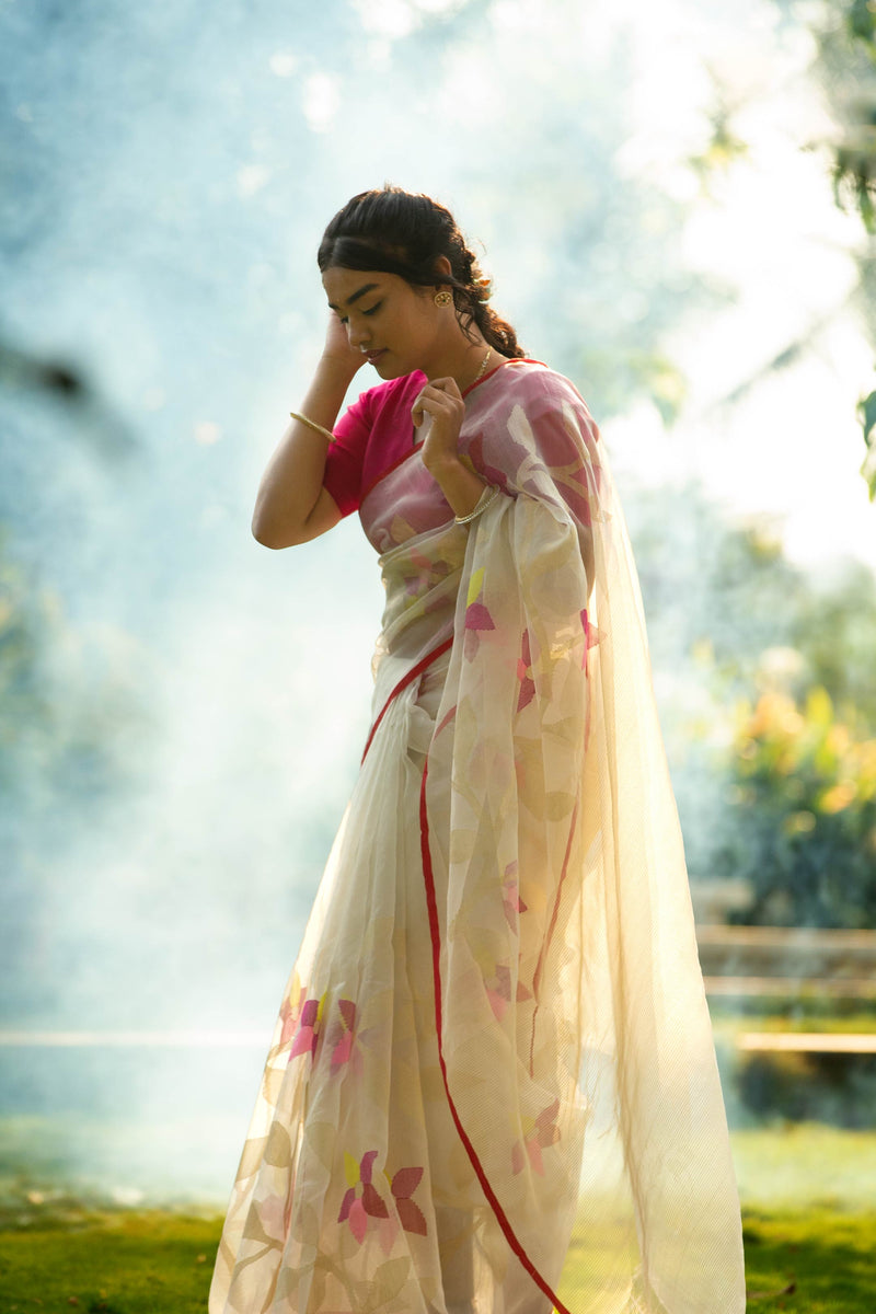 Off-White Muslin Handloom Jamdani saree