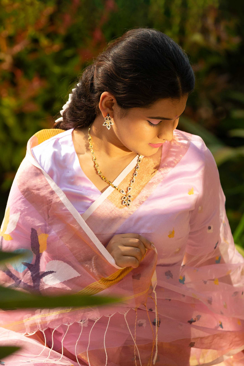 Pink Muslin Handloom Jamdani saree