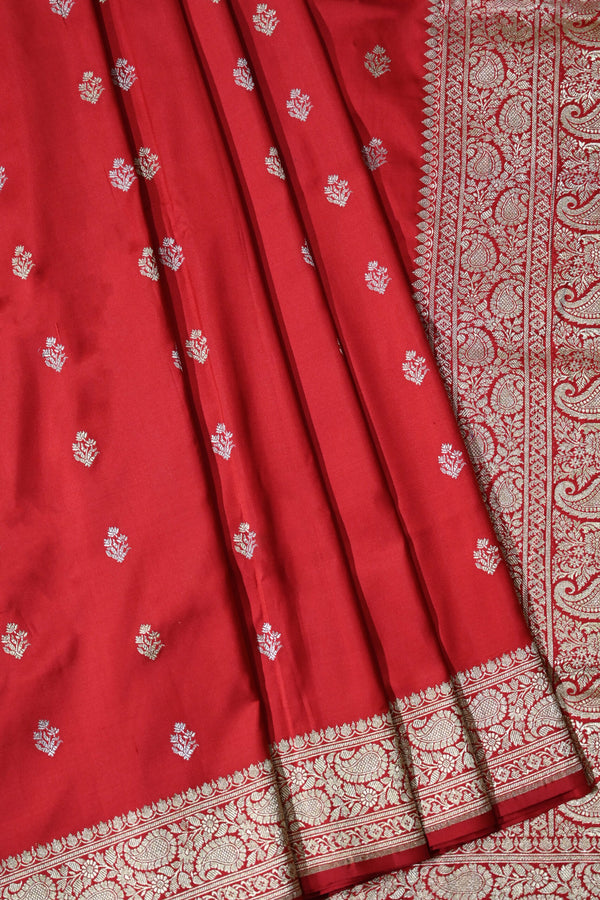 Exquisite Red Banarasi Saree with Intricate White Silk Weaving